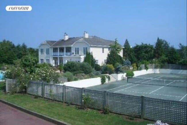 Building Photo - 39 Pheasant Close S