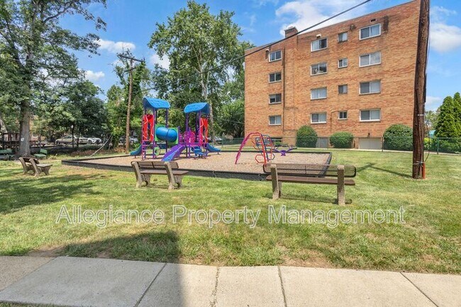 Building Photo - 5111 8th Rd S
