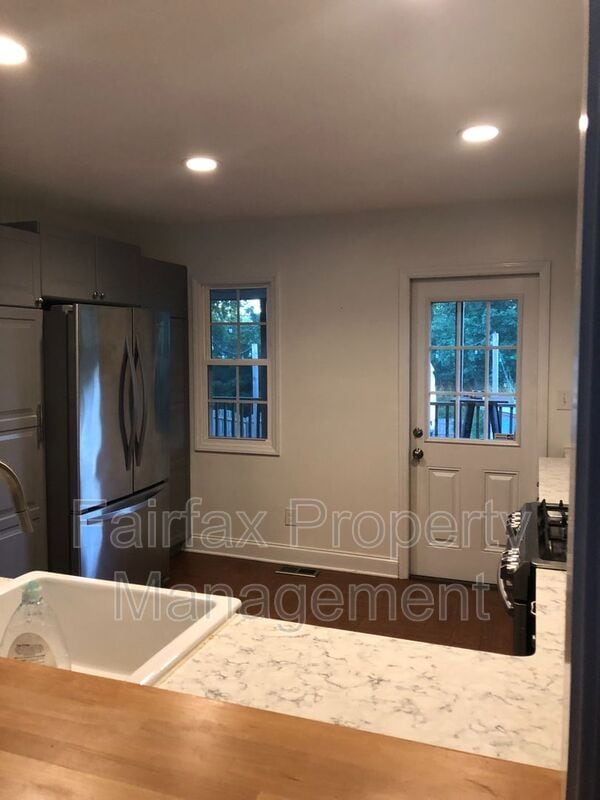 Building Photo - 1113 Marlborough Rd