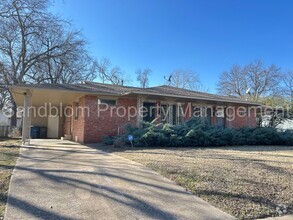 Building Photo - For Lease | Midtown Duplex | $1100 Rent