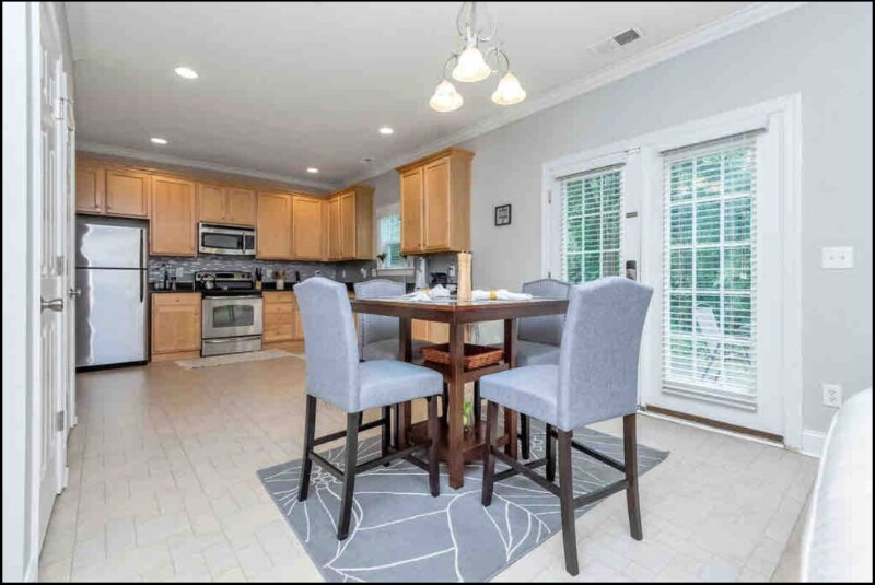 Building Photo - 7012 City View Dr