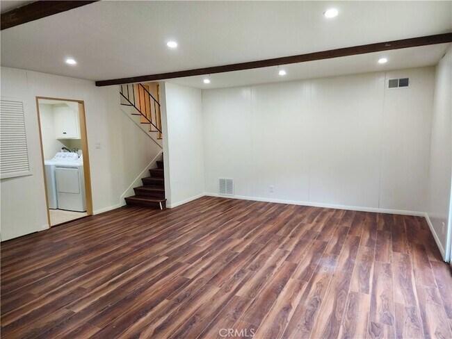 Building Photo - 2523 Deerpark Dr