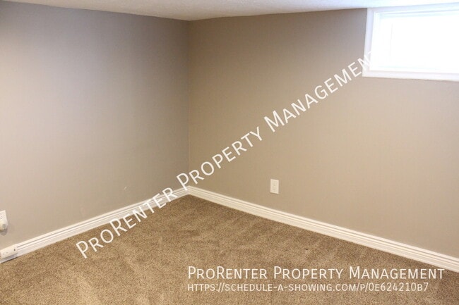 Building Photo - 747 E 22nd St