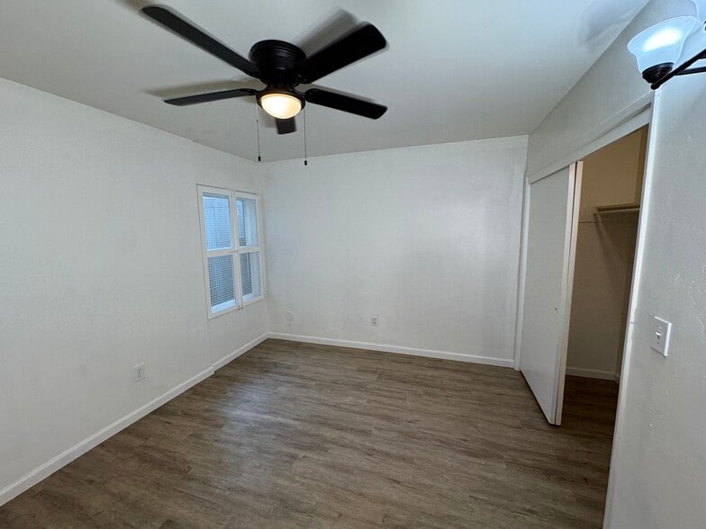 Building Photo - 7000 Saranac St