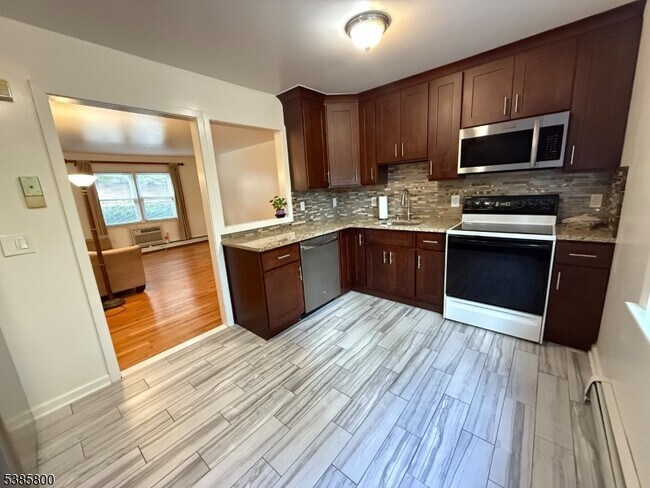 Building Photo - 46 Mt Kemble Ave