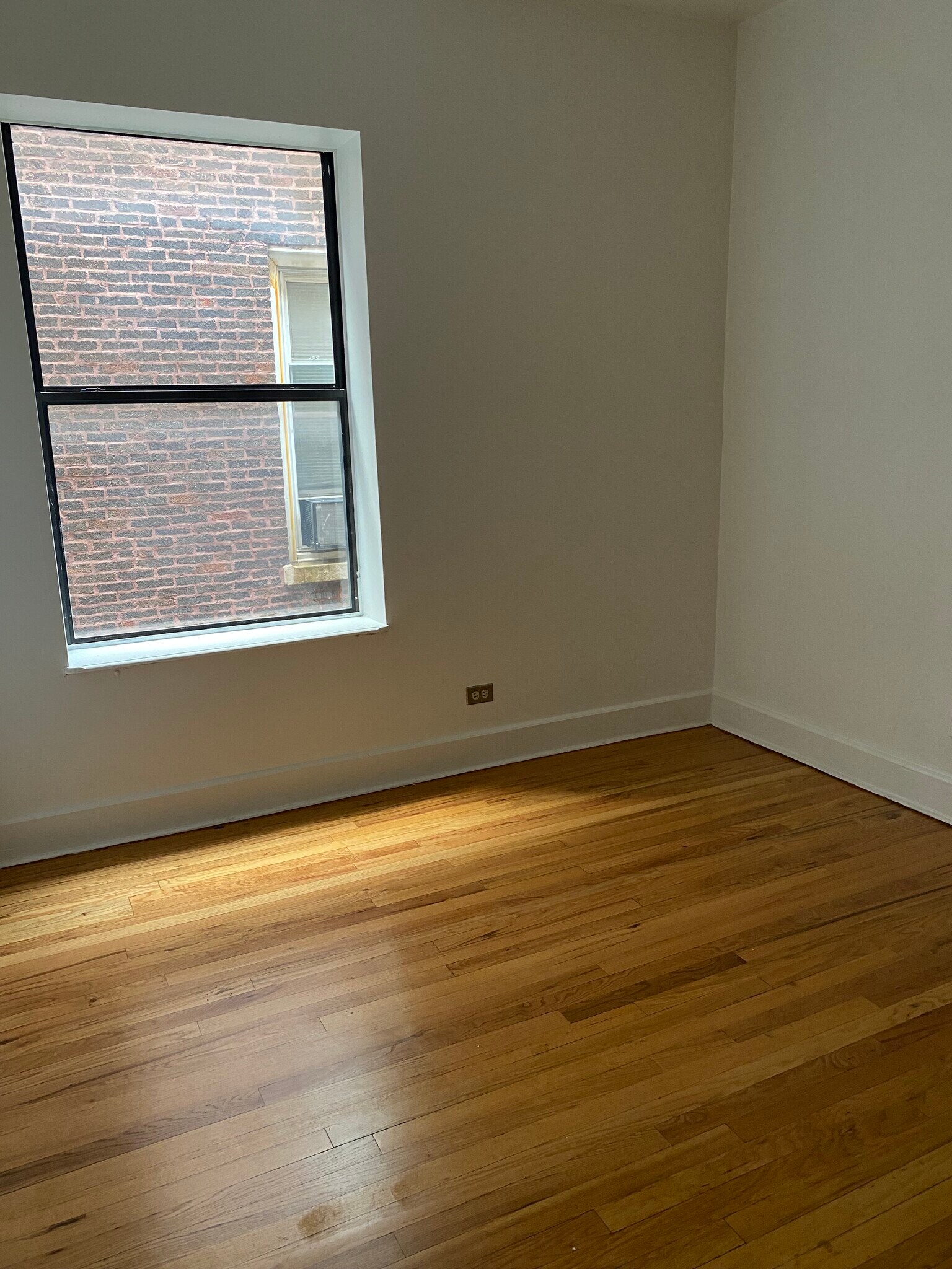 North Bedroom - 4930 N Kedzie Ave