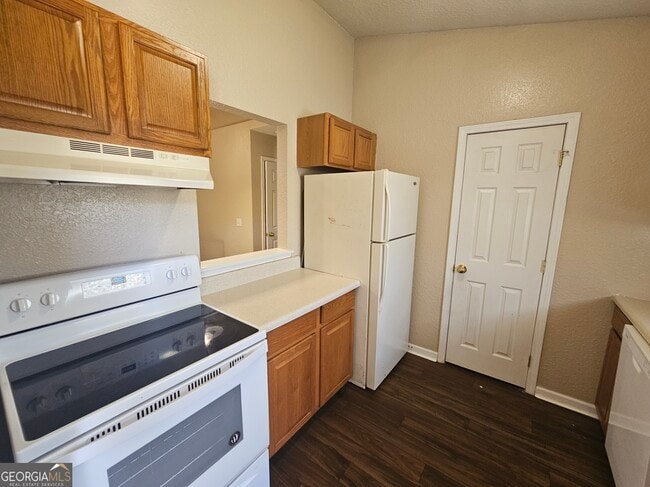 Building Photo - 107 Lively Oaks Dr