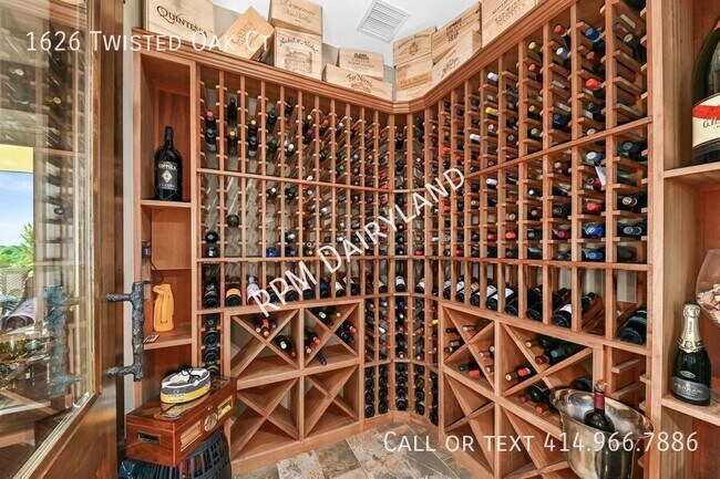 Building Photo - 1626 Twisted Oak Ct