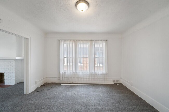 Building Photo - 2333/2335 Grand - T - Ody Holdings