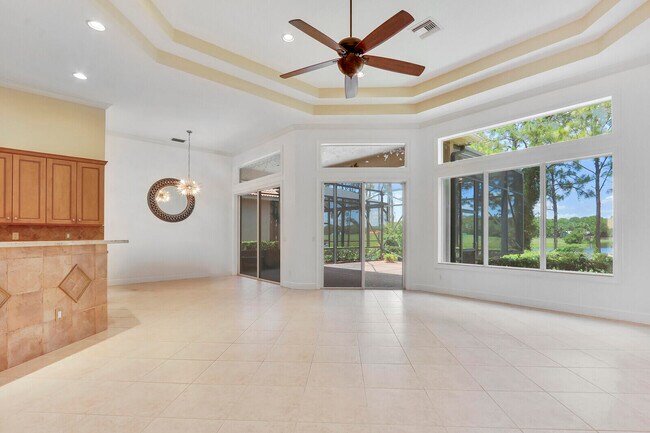 Building Photo - 9400 Briarcliff Trace