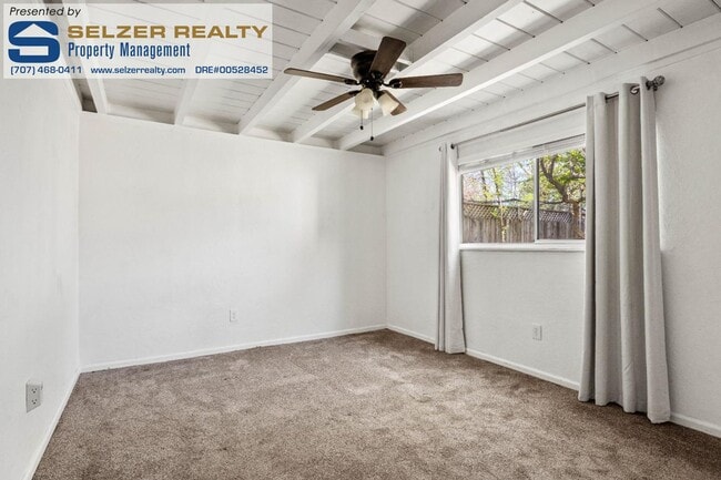 Building Photo - Nicely updated 3 bd. home within walking d...