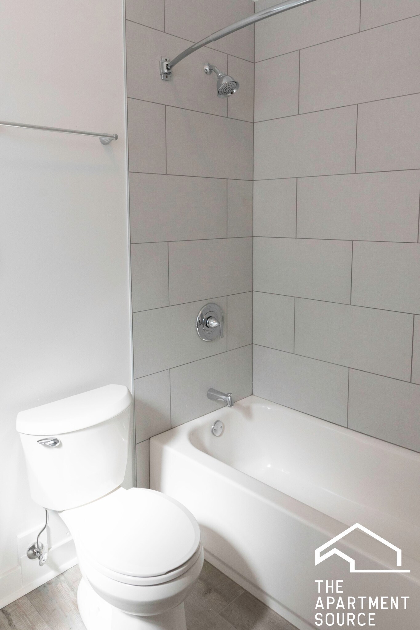 Building Photo - 1929 W Montrose Ave