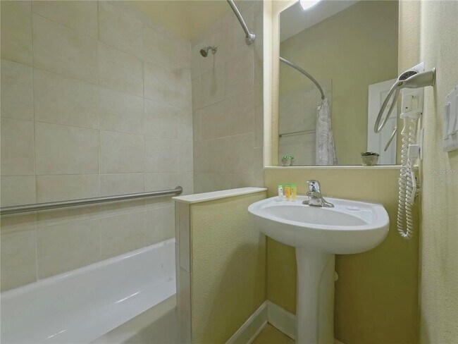 Building Photo - 14525 Damai Ln