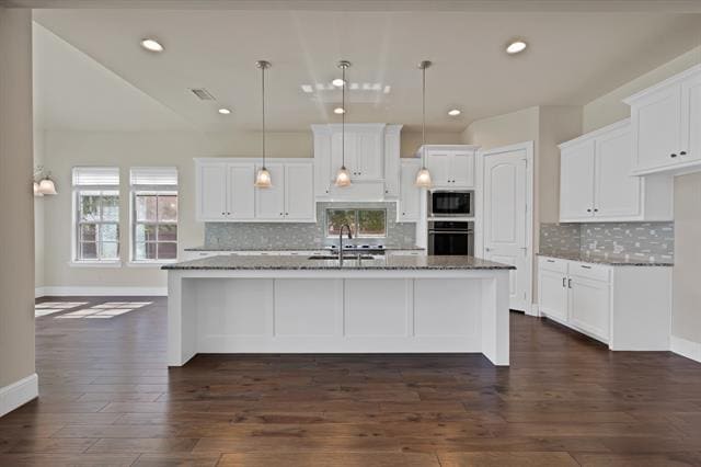 Building Photo - 2600 Fairhill Ln