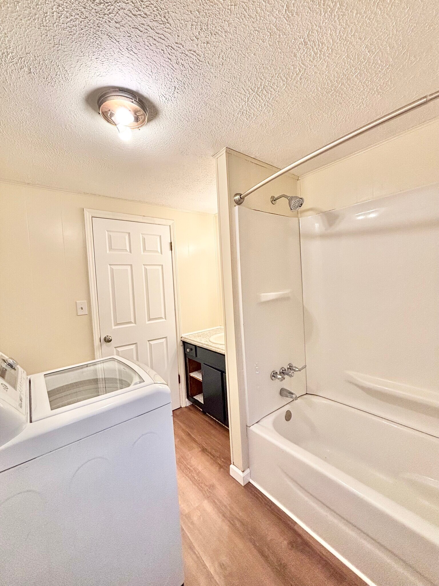 Building Photo - 201 Lexington St