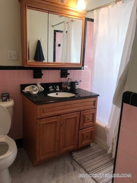 Building Photo - 16 Euston St