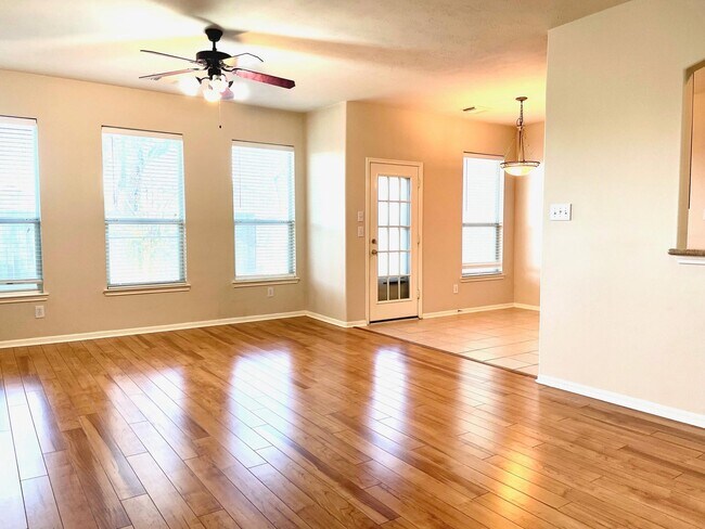 Building Photo - 14555 Gleaming Rose Dr