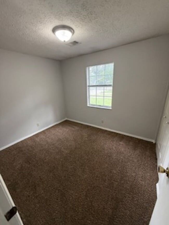 Building Photo - 2326 Vogel Rd