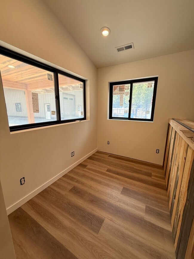 Building Photo - Custom Home on 1.6 Acres | 1,600 SF Shop | 26 Acres of River Access | Backs to BLM