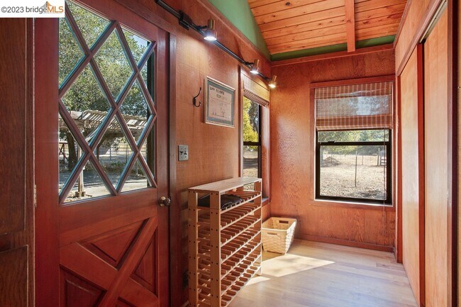 Building Photo - 1638 Lovall Valley Rd