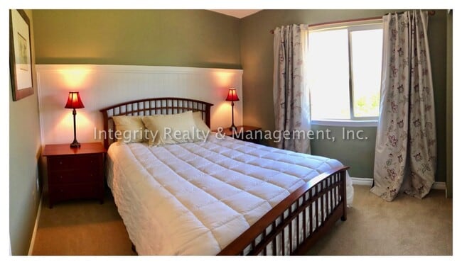 Building Photo - 4 Bed/5 Bath, 4,219 Sqft -11089 Canyonbroo...