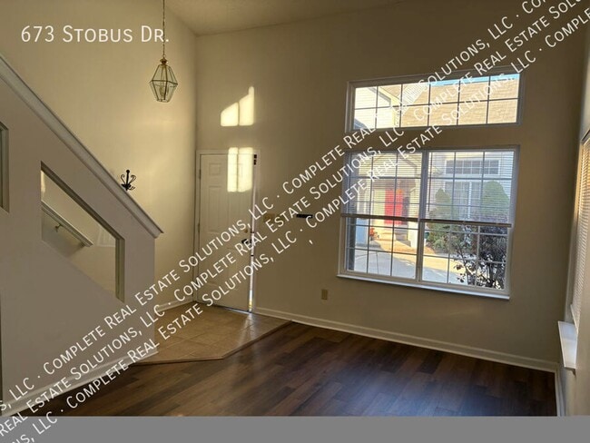 Building Photo - 673 Stobus Dr