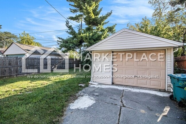 Building Photo - 24850 Wilmot Ave