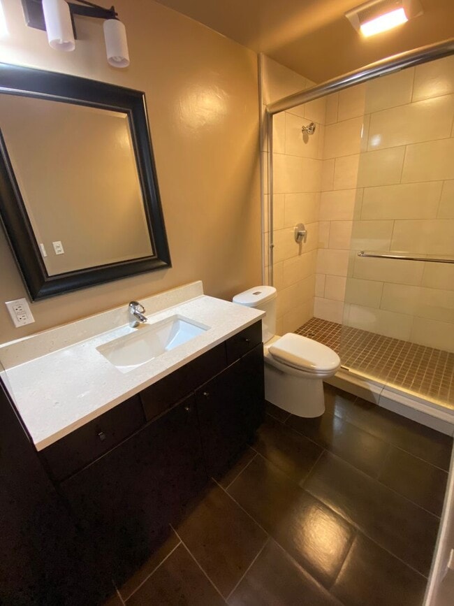 Building Photo - 1 Bed 1 Bath Condo In Walnut Creek *REMODE...