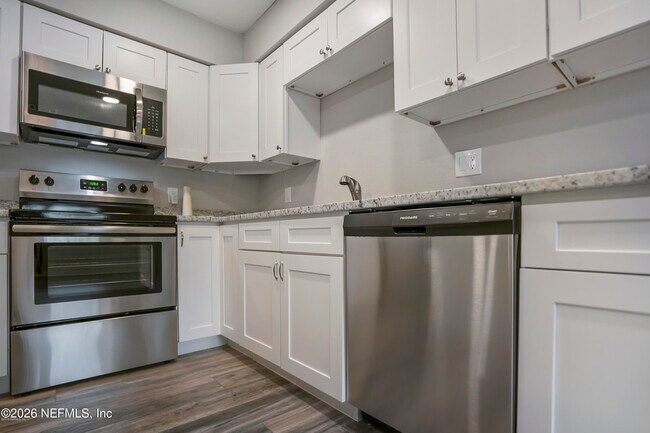 Building Photo - 7804 Jolliet Dr
