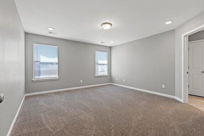 Building Photo - 119 Landry Ln