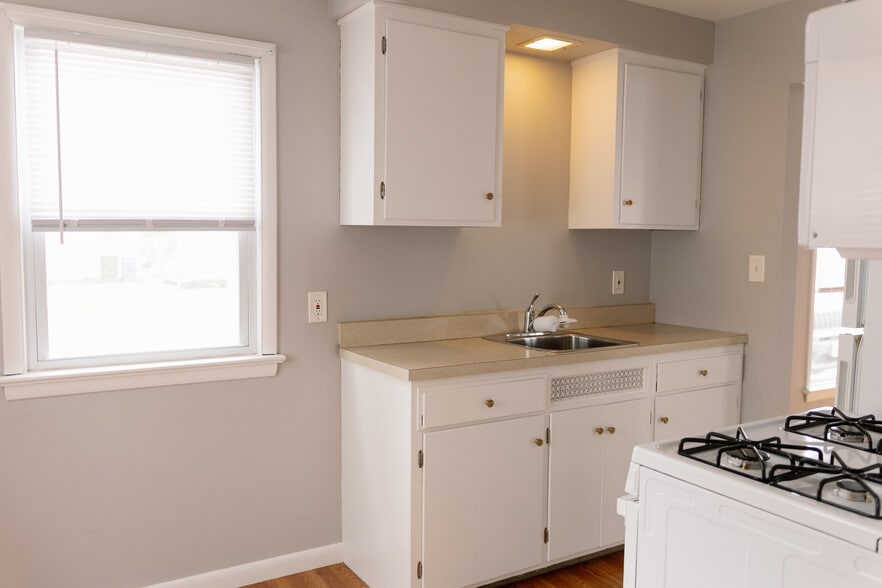 Building Photo - 12302 Milligan Ave