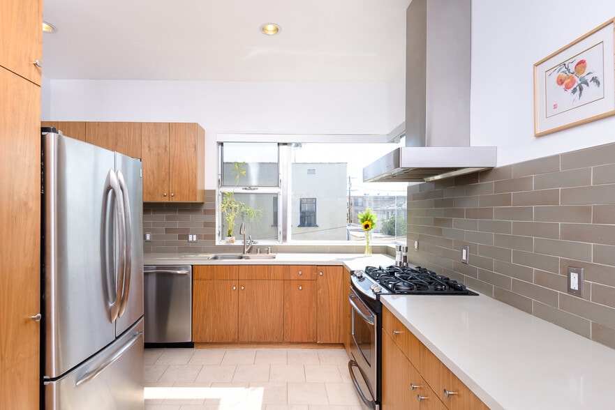 Building Photo - 1513 S Orange Grove Ave