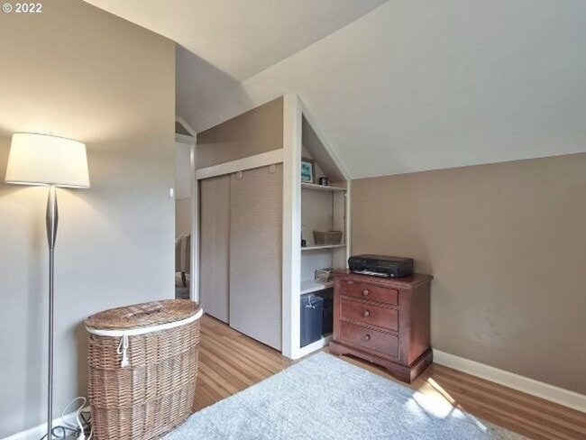 Building Photo - Gorgeous Modern Home Ready to Rent!