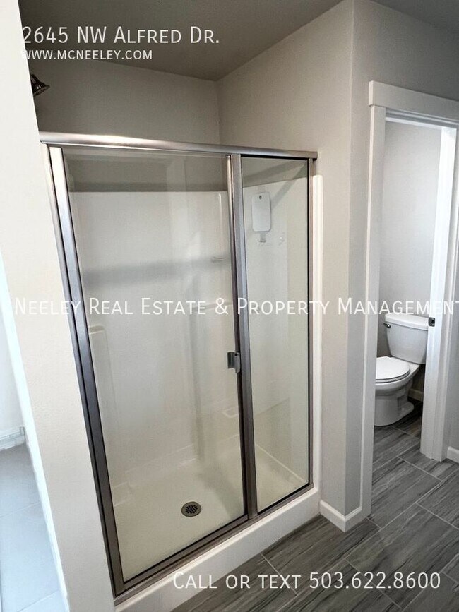 Building Photo - 2645 Alfred Dr