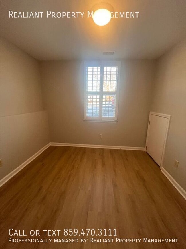 Building Photo - 400 Platt Dr