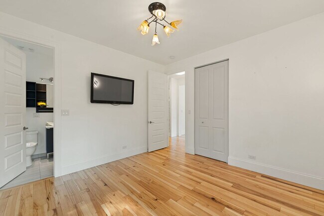 Building Photo - 920 Appletree Ln