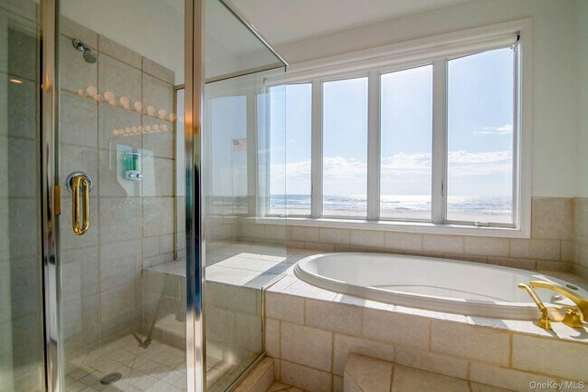 Building Photo - 675 Dune Rd