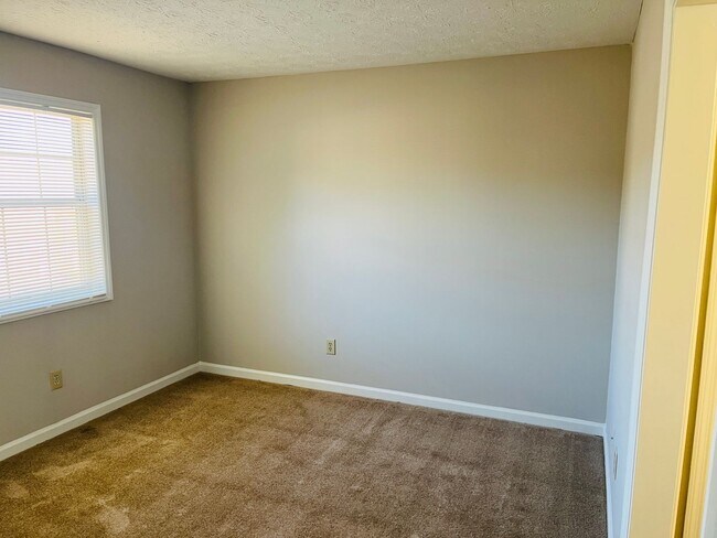 Building Photo - Welcome to Smyrna! Prime location, newly renovated, private fenced backyard, must see!