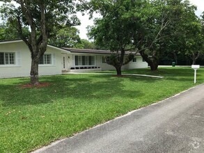 Building Photo - 7790 SW 127th St