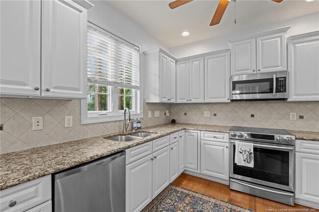 Building Photo - 94 Pine Hawk Dr