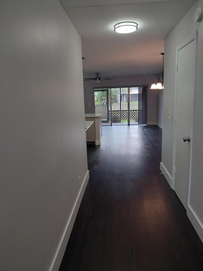 Building Photo - 2147 Discovery Cir W