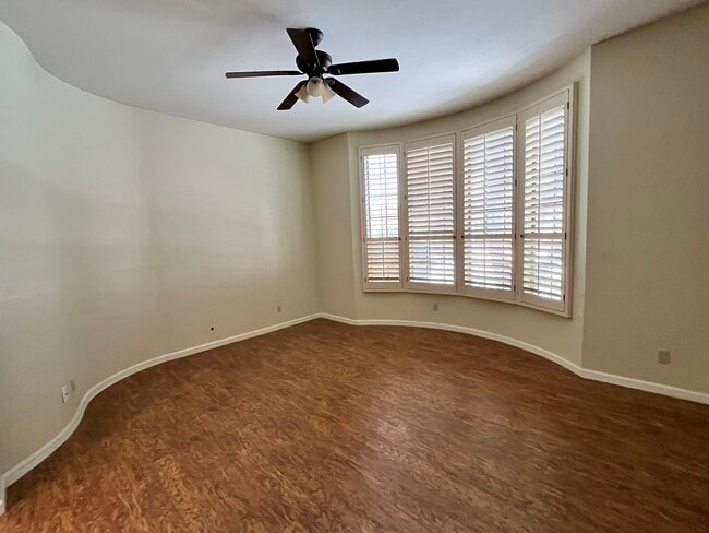 Building Photo - 7955 E Chaparral Rd