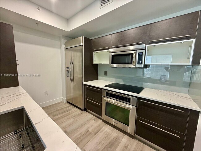 Building Photo - 550 Okeechobee Blvd