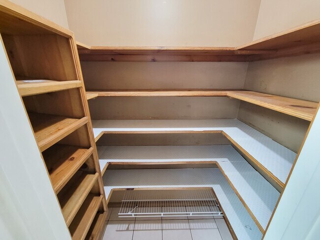 Building Photo - 17326 Ponderosa Pines Dr