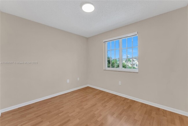 Building Photo - 10073 SW 117th Ct
