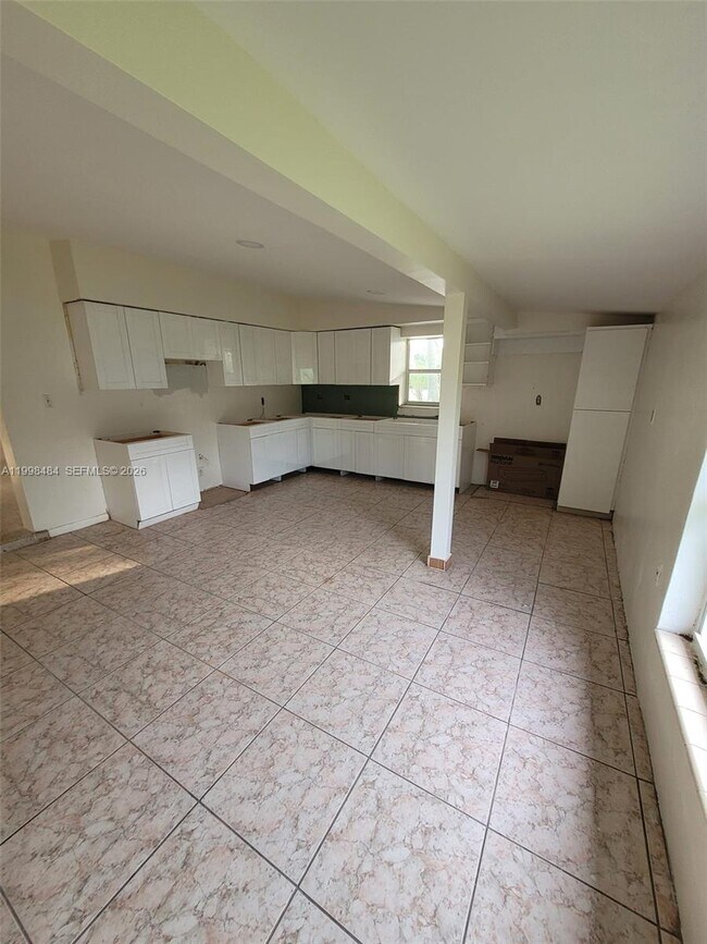 Building Photo - 26925 SW 145th Ave