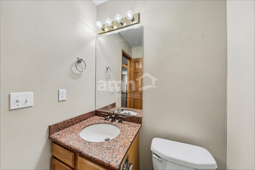 Building Photo - 20912 E Crestline Cir