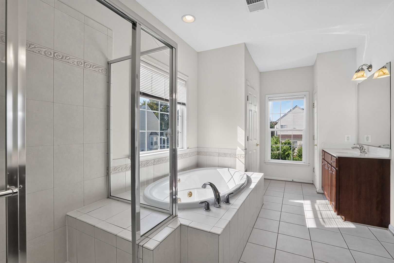 Building Photo - 44331 Apache Cir