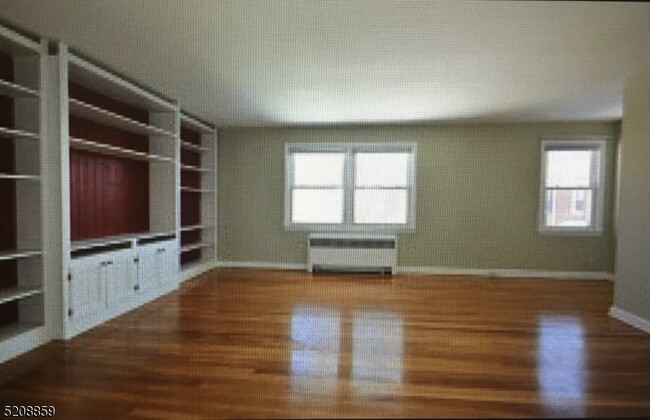 Primary Photo - 412 Morris Ave