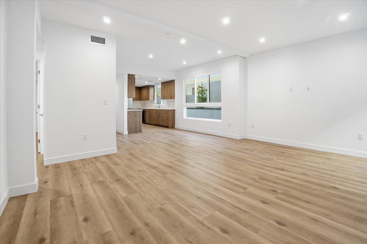 Building Photo - 1820 Prosser Ave